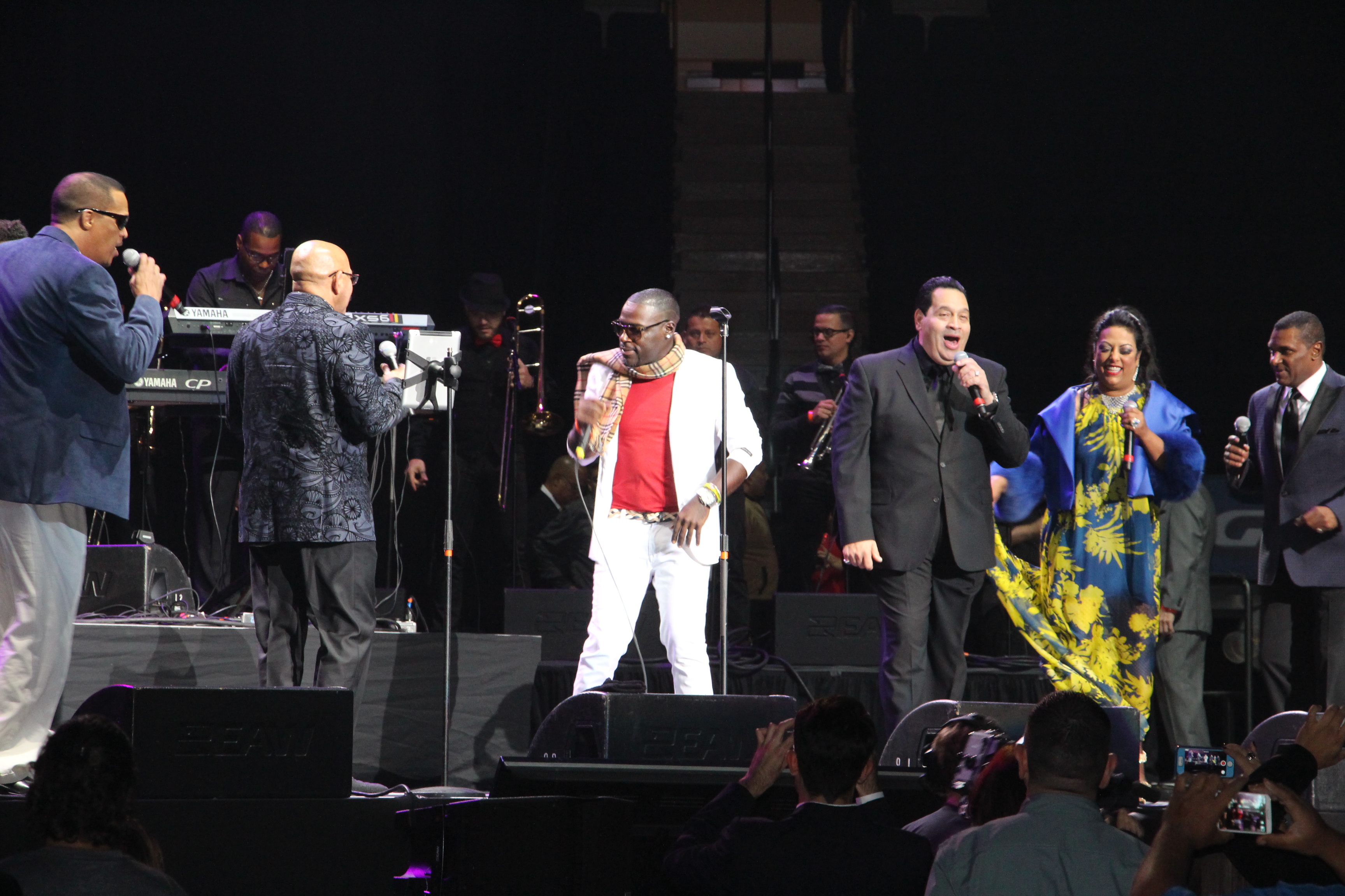 Concierto "La Salsa Vive" éxito en el Madison Square Garden A Son De